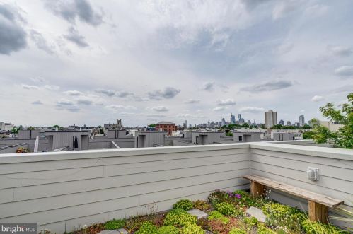 1421 Howard St, Philadelphia PA  19122-3905 exterior