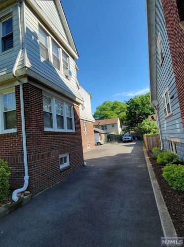 71 Hillcrest Rd, Maplewood NJ  07040-1605 exterior