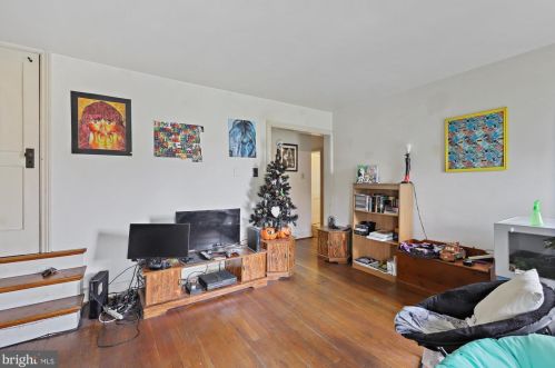 216 Carlisle St, Hanover PA 17331-2448 exterior