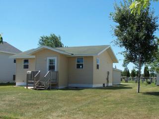 619 5th St, Wadena, MN 56482-1713