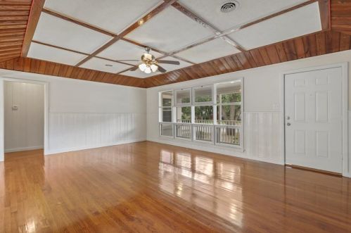 4859 Eastline Dr, Fort Worth TX  76119-4619 exterior