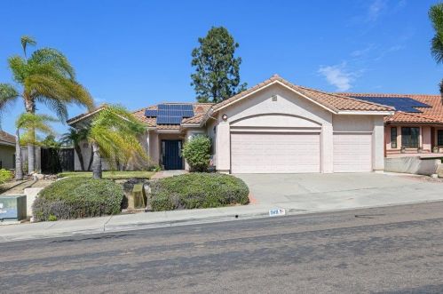 949 Paseo La Cresta, Chula Vista CA  91910-6729 exterior