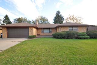 2501 8th Pkwy, Waukegan, IL 60085-6126