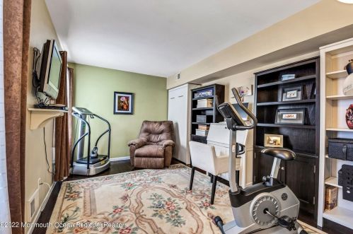 23 Mc Kinley Dr, Tinton Falls NJ 07712-2853 exterior