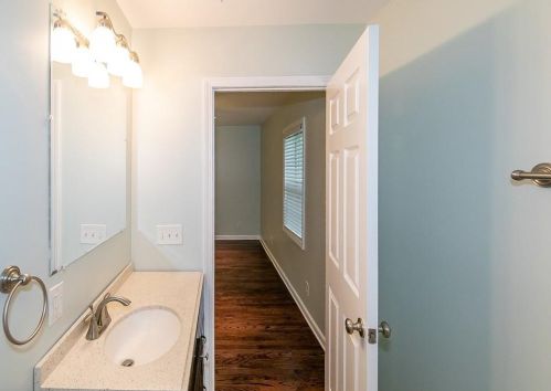 2829 Horse Shoe Dr, Atlanta GA  30316-4219 exterior