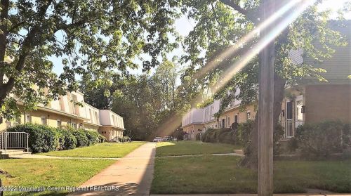 70 White St, Tinton Falls, NJ 07724-4816