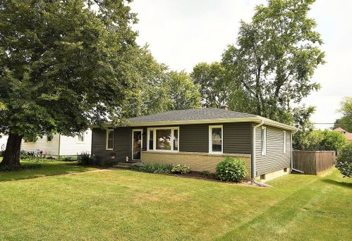 1004 Waverly Pl, Joliet, IL 60435-4541