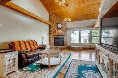 17572 Ohio Cir, Denver, CO 80017-3228