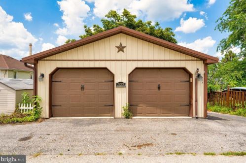 1722 King St, York PA  17404-5619 exterior