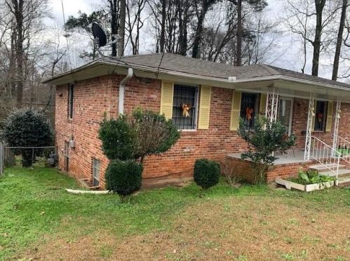 6054 Woodview Dr, Morrow, GA 30260-1033