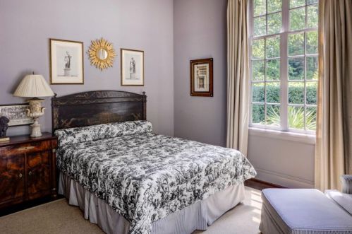 7 Harris Gln, Atlanta GA  30327-3842 exterior