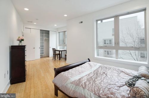 920 Front St, Philadelphia PA 19123-4304 exterior