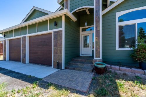 4090 Fisher Lake Dr, Redwood Valley, CA 95470-6157