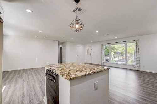 8746 Aldwick Dr, Dallas TX  75238-3420 exterior