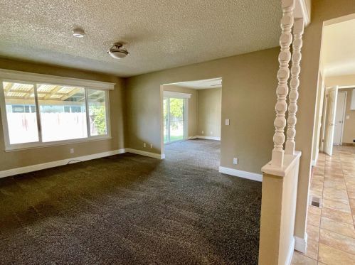 205 Duke Ct, Turlock, CA 95382-1854