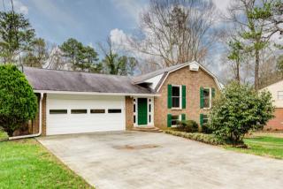 6688 Lockridge Dr, Atlanta, GA 30360-1556