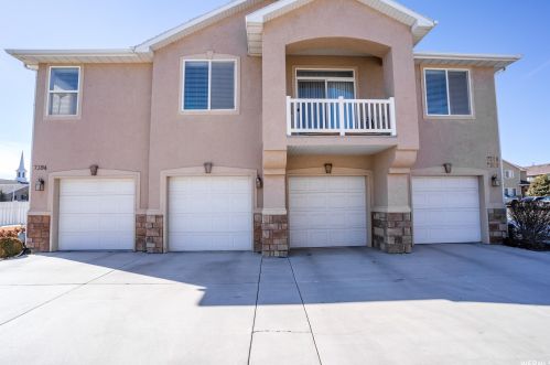 7384 Brittany Town Dr, Taylorsville UT 84084-4609 exterior