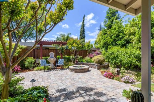 3381 El Monte Dr, Concord CA  94519-2806 exterior