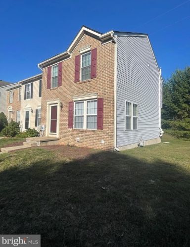 8 Coachlight Dr, Erial, NJ 08081-5601