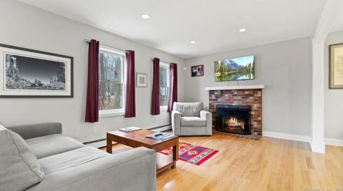 57 Rosemont Dr, Deep River CT  06417-1680 exterior