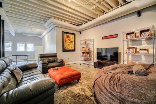 201 Hurt St, Atlanta GA  30307-2537 exterior
