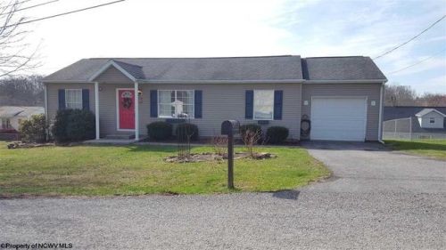 170 Stratford Dr, Lake Ridge WV  26330-9225 exterior