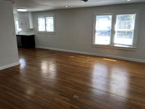 207 39th St, Austin TX  78751-5030 exterior