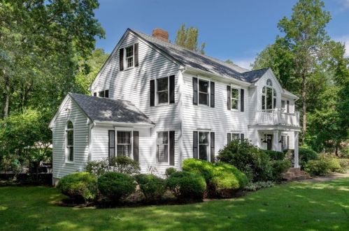 34 Suffolk Way, Lincoln, RI 02865-4546