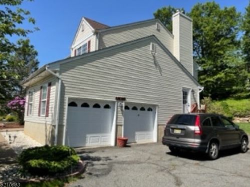 11 Crimson Ln, Dover NJ  07803-2444 exterior