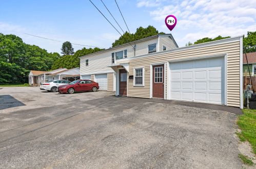 76 Fairlawn Ave, Lewiston ME  04240-4132 exterior