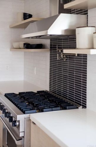 2166 Warmlands Ave, Vista CA  92084-3338 exterior