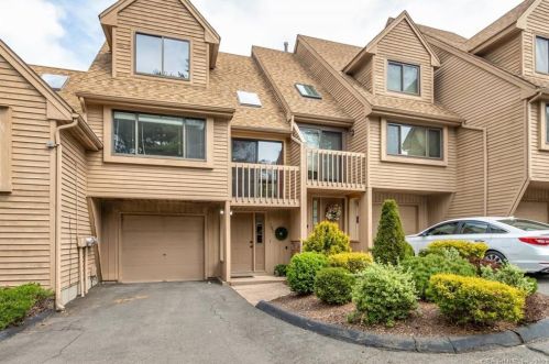 242 Talcottville Rd, Vernon CT  06066-4633 exterior