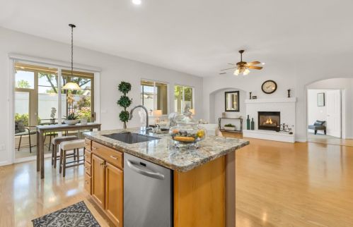 9493 Emerald Cove Ln, Elk Grove CA  95758-3612 exterior