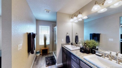 166 Kewaunee Way, Aurora CO 80016-4327 exterior