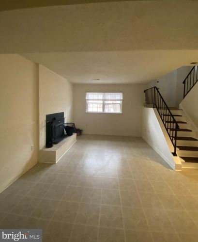 19107 Perry St, Triangle VA  22172-2118 exterior