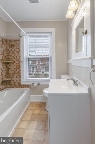 516 Ross St, Lancaster PA  17602-1946 exterior