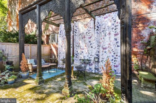 430 42 St, Philadelphia PA 19104-0044 exterior