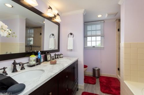 1 Quartz Ln, Paterson NJ  07501-3300 exterior