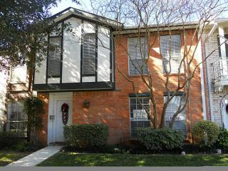 14289 Misty Meadow Ln, Houston TX  77079-3164 exterior
