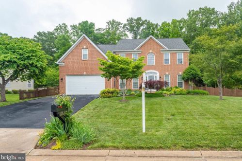 11637 Crest Maple Dr, Woodbridge, VA 22192-6641