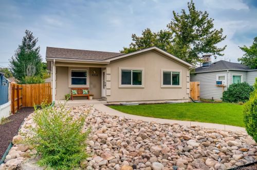 2216 Hanover St, Denver, CO 80010-1220