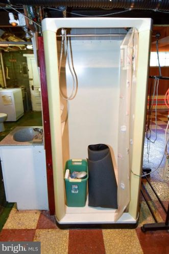 2013 Glen Ross Rd, Silver Spring MD 20910-2125 exterior