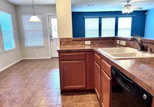 1010 Clover Leaf Ct, Richmond TX  77469-4985 exterior