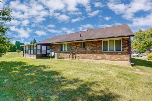 527 Archer Ln, Springfield, OH 45503-1280