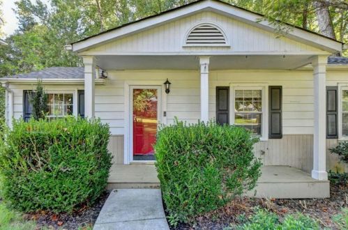 1765 Georgian Ter, Atlanta GA  30341-4825 exterior