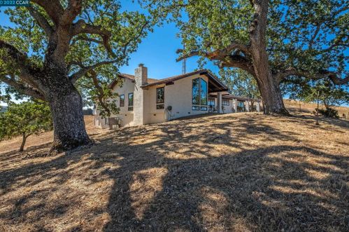 3610 Welch Creek Rd, Sunol, CA 94586-9512