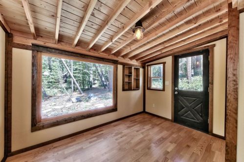 7500 Riv Rd, Truckee CA  exterior