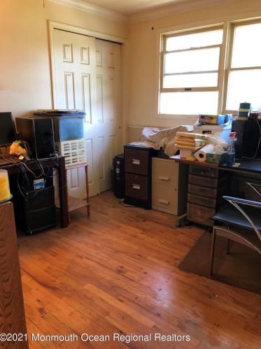 8 Otter St, Hazlet, NJ 07730-1416