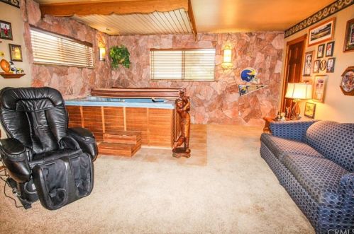 1621 Sumac Ln, Anaheim CA  92804-6653 exterior