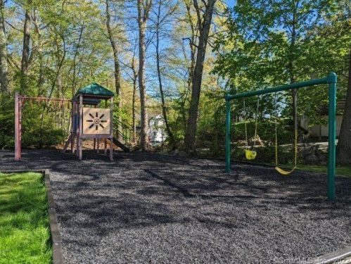 114 Sunrise Hill Rd, Norwalk CT  06851-2114 exterior